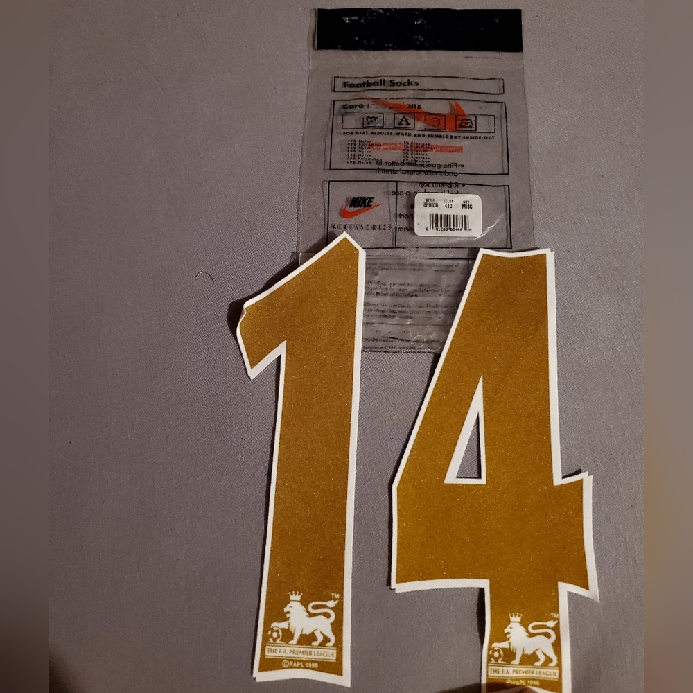 Arsenal RARE 2005 Red Current Home shirt GOLD HENRY LEXTRA OFFICIAL Numberset.